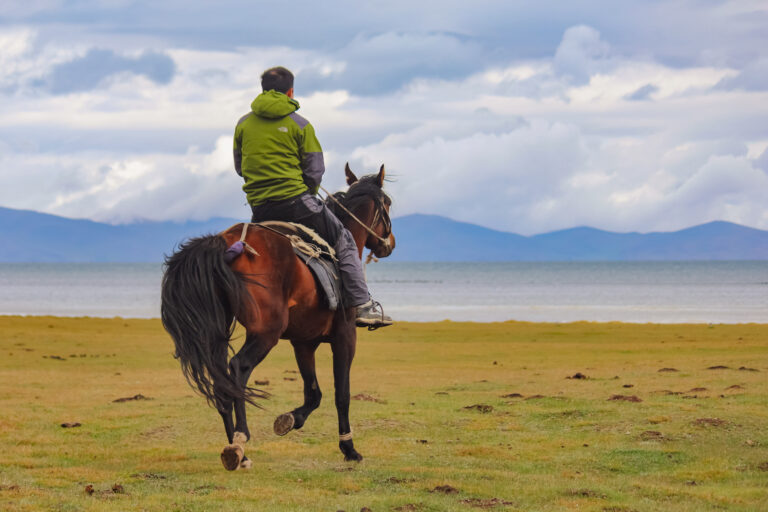 Horse riding to Son-Kol lake