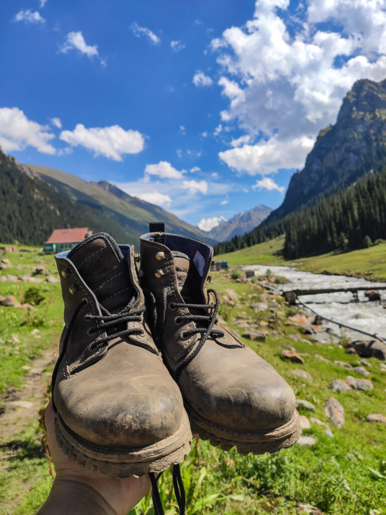 Trekking boots